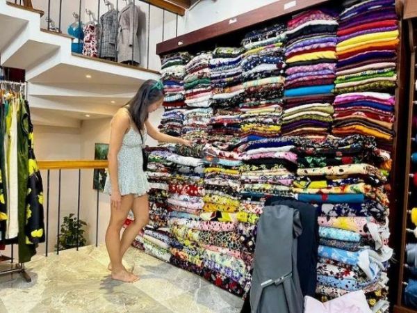 The custom tailoring takes from 24 to 72 hours, depending on the customer’s request